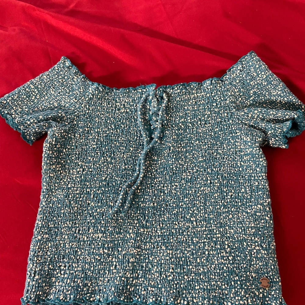 Blue ribbed material crop